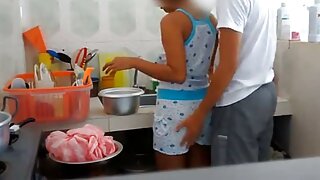 لذیذ سرخ سر اس کی گل ...
