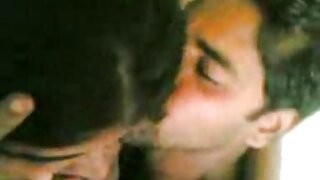 ٹانگوں والی برونیٹ چ ...